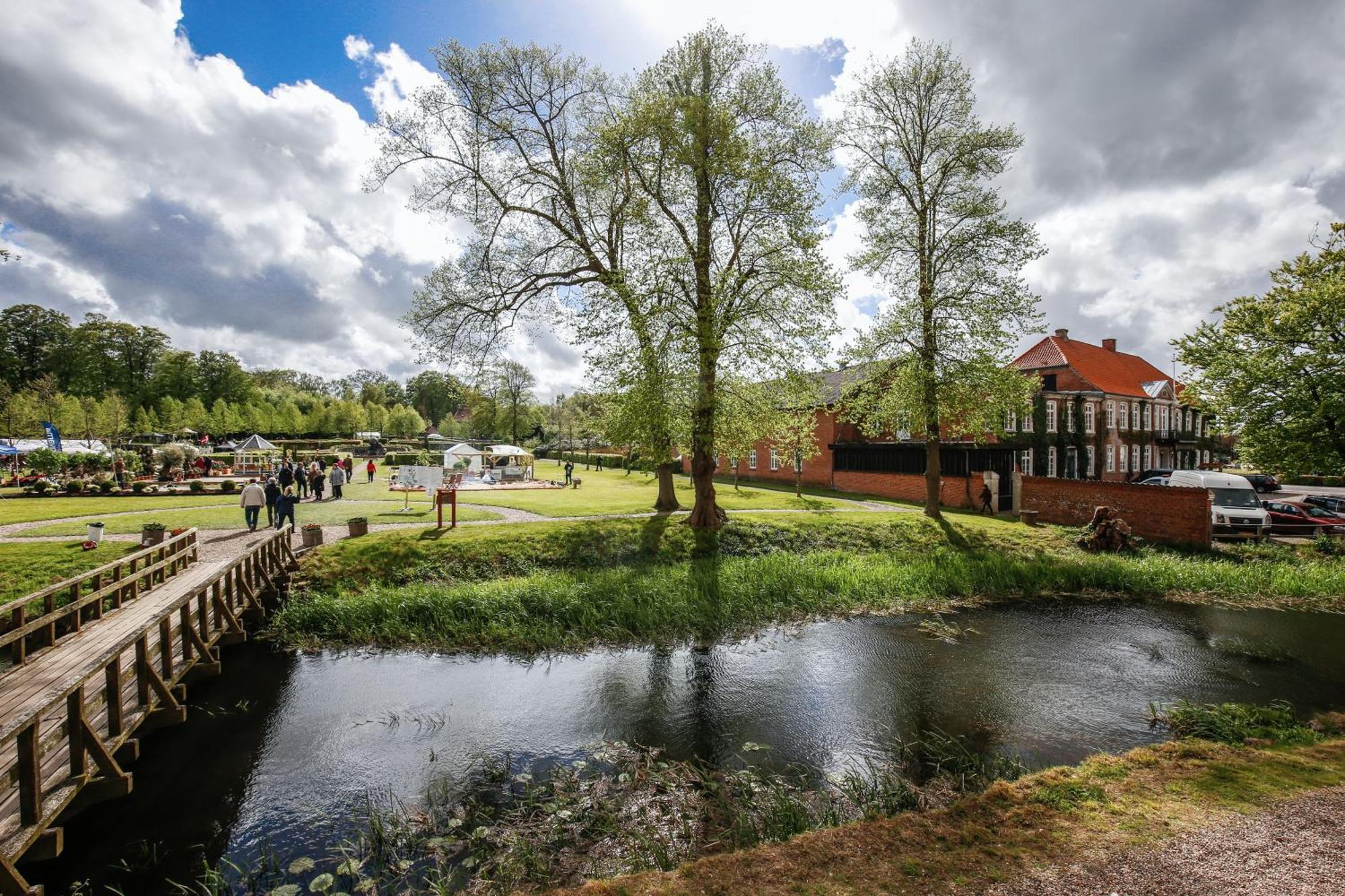 Den Gamle Kro Ved Gram Slot Buitenkant foto